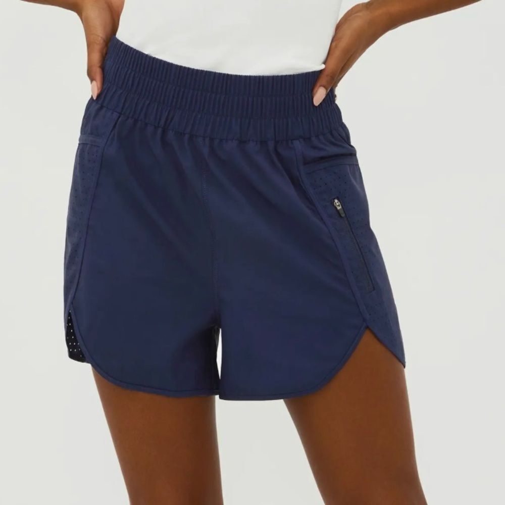 BEACH RIOT Cliff Activewear Short in Marine Navy Women’s Size XS NWOT